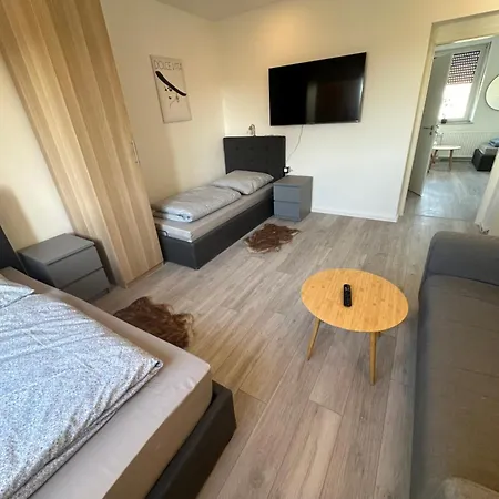 Am Flughafen Mg60 Bis Mg62 Мёнхен-Гладбах