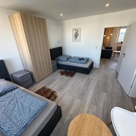 公寓 Am Flughafen Mg60 Bis Mg62 *