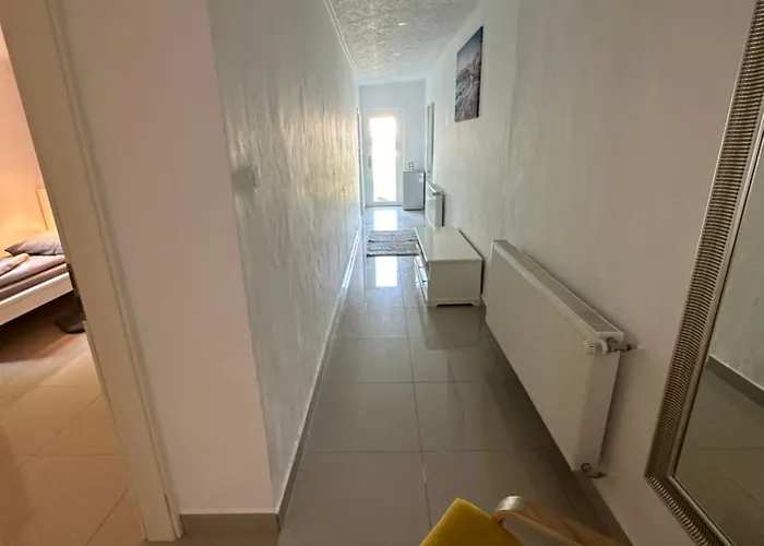 Am Flughafen Mg60 Bis Mg62